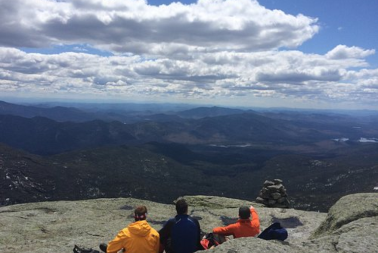 how to be a hiking tour guide