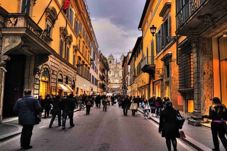 Italy Rome: Via del Corso, Condotti, Frattina loop