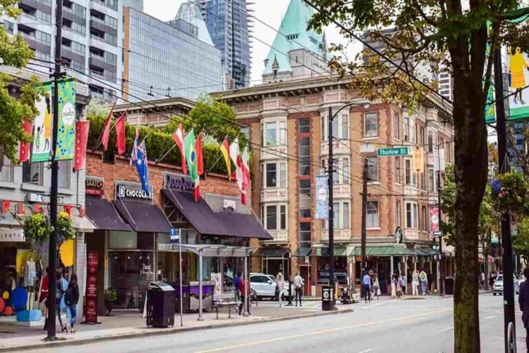 Pacific Centre Vancouver: Smart Route Guide