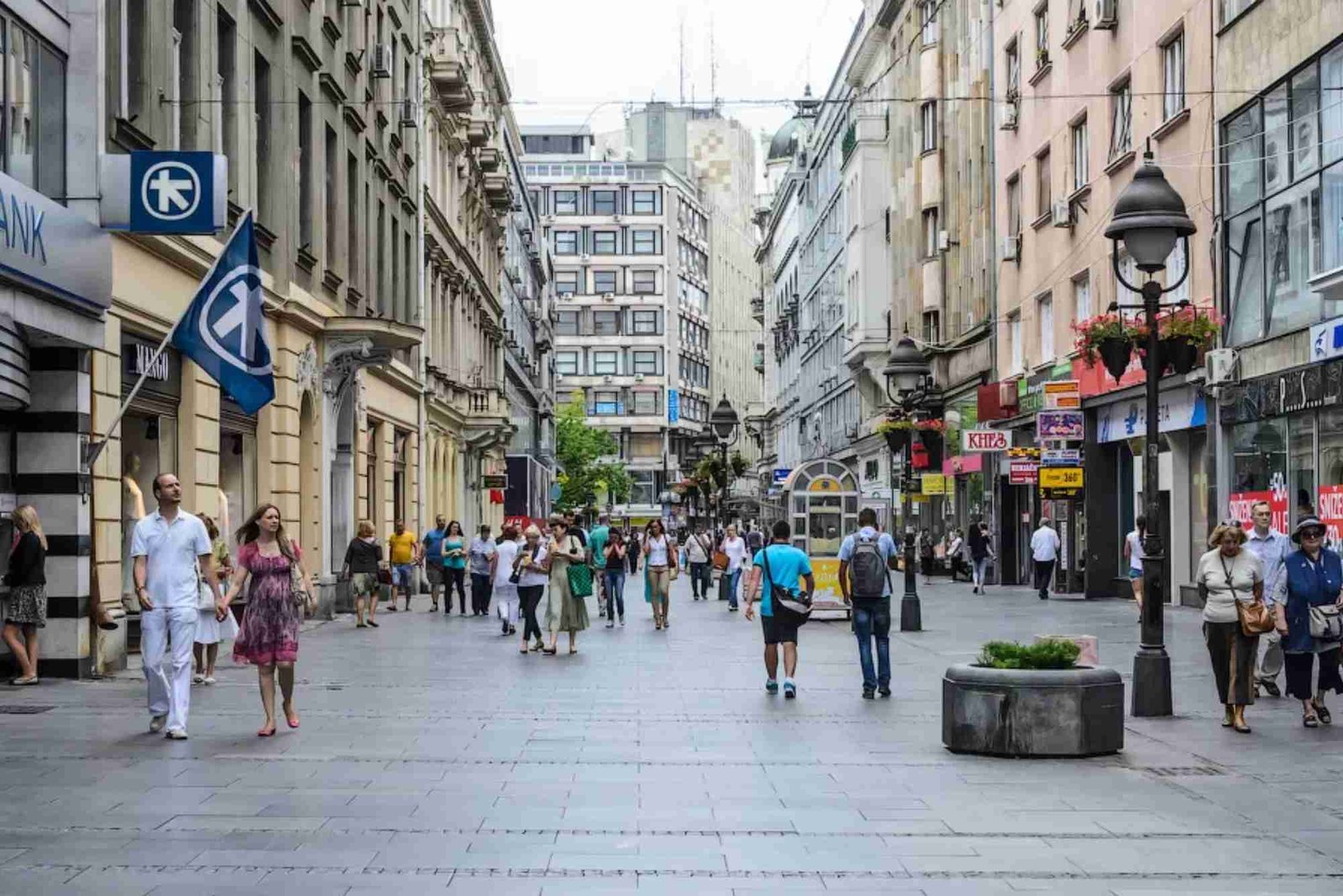Paris France Quick Fixes Near the Main Shopping Areas